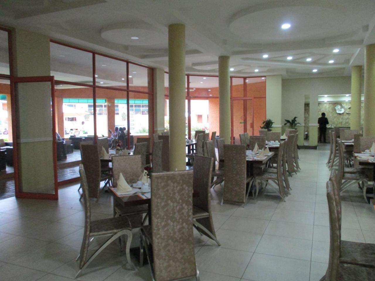 Crossroads Hotel Lilongwe Eksteriør billede